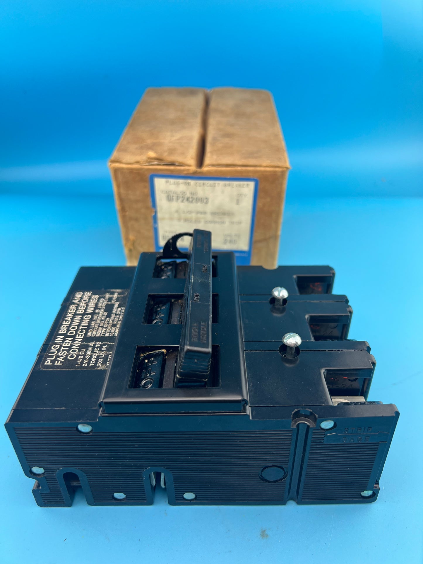 Challenger 200 Amp 3 Pole Type QFP24 Circuit Breaker GTE Sylvania 240V 200A *NEW