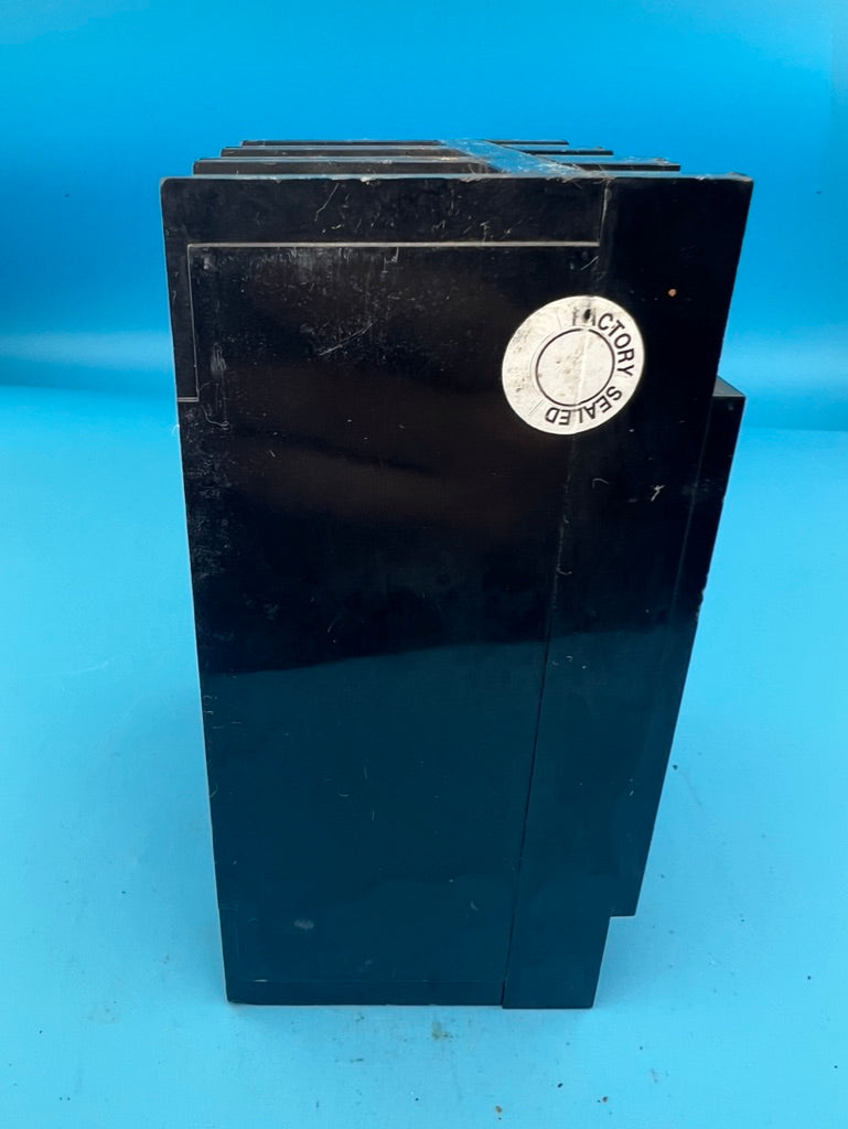 Eaton CC3200YJ 200 Amp 3 Pole Circuit Breaker 240V Type CC 200A 3P