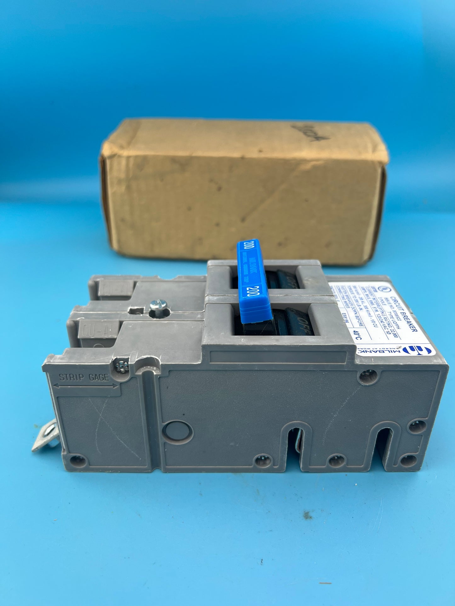 Milbank 200 Amp 2 Pole Type UQFPH Circuit Breaker 240VAC UQFPH200 Zinsco *NEW