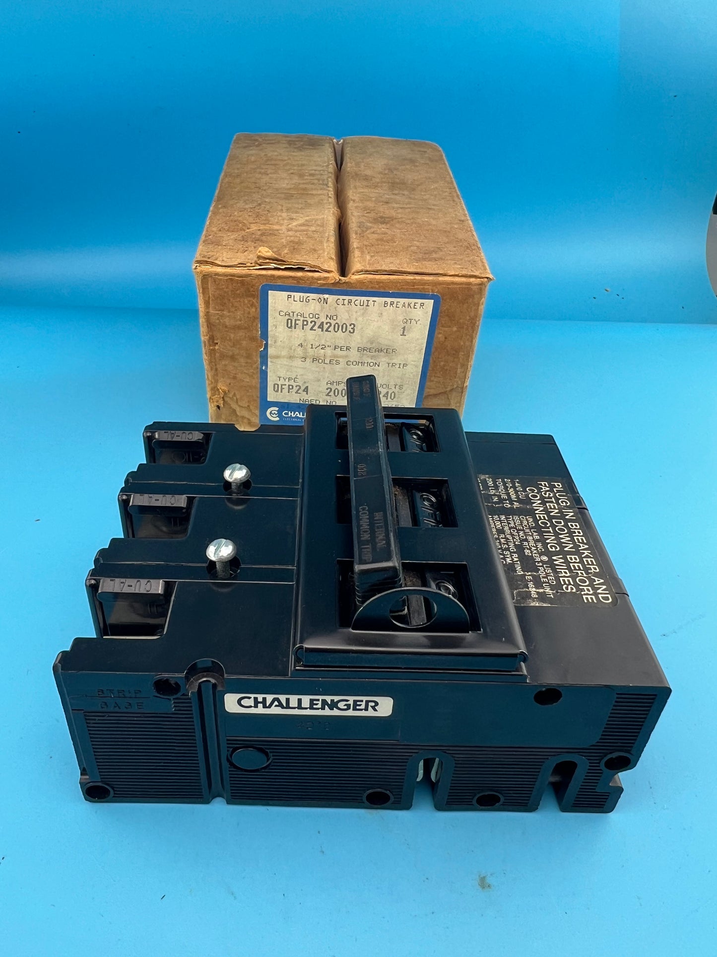 Challenger 200 Amp 3 Pole Type QFP24 Circuit Breaker GTE Sylvania 240V 200A *NEW