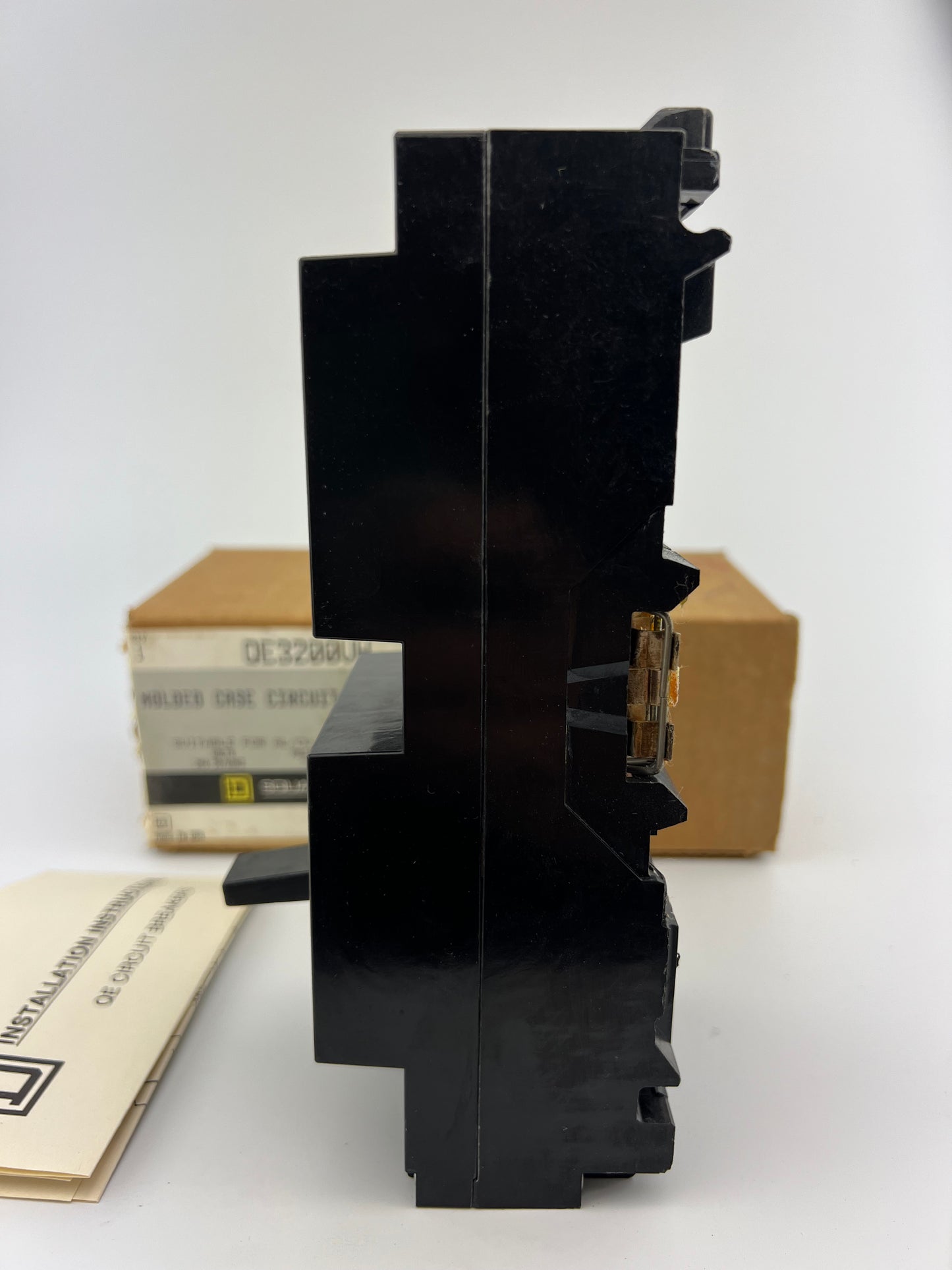 Square D QE3200VH 200 Amp 3 Pole Circuit Breaker QE6 240VAC 200A 3P BRAND NEW