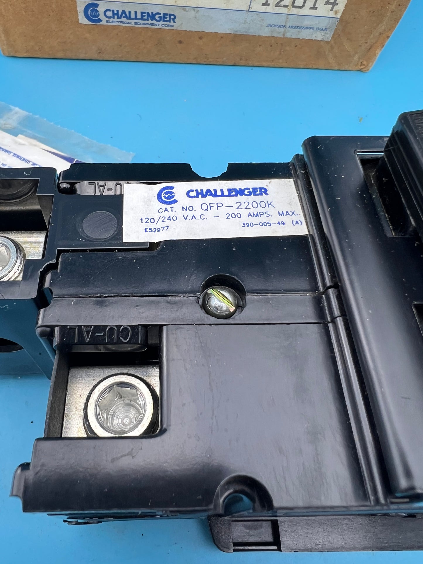 Challenger  QFP-2200K Circuit Breaker 200 Amp 2 Pole Mount Feet 240V 2P 200A