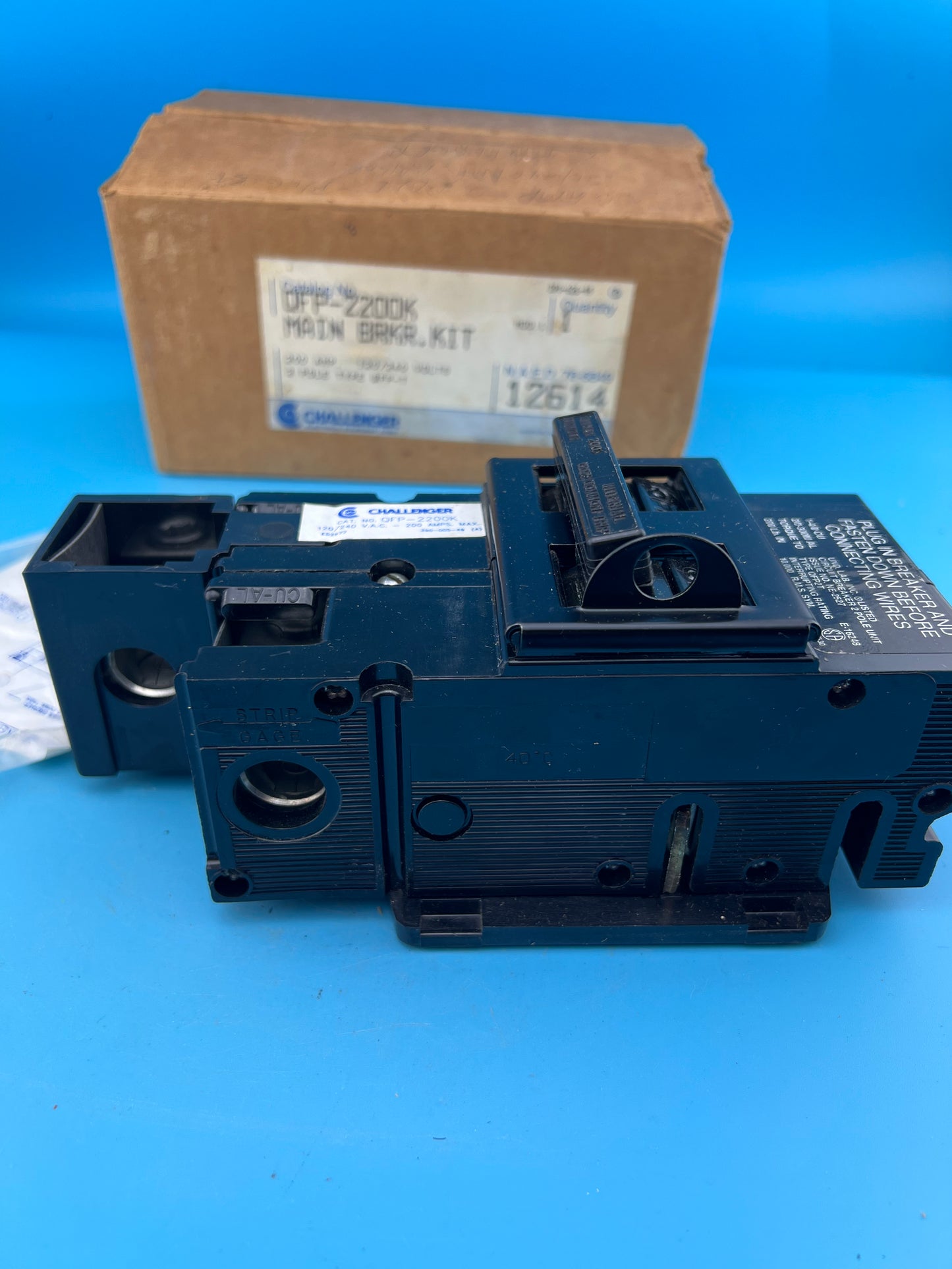 Challenger  QFP-2200K Circuit Breaker 200 Amp 2 Pole Mount Feet 240V 2P 200A