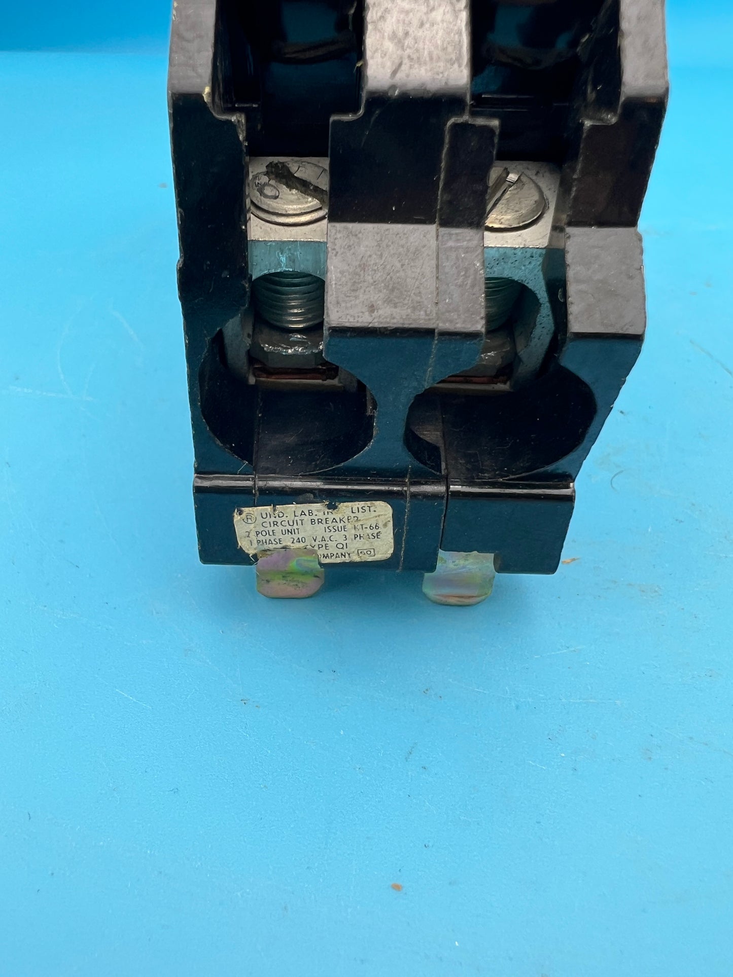 Q12100 Square D 100 Amp 2 Pole Circuit Breaker Type Q1 120/240VAC Plug On 100A