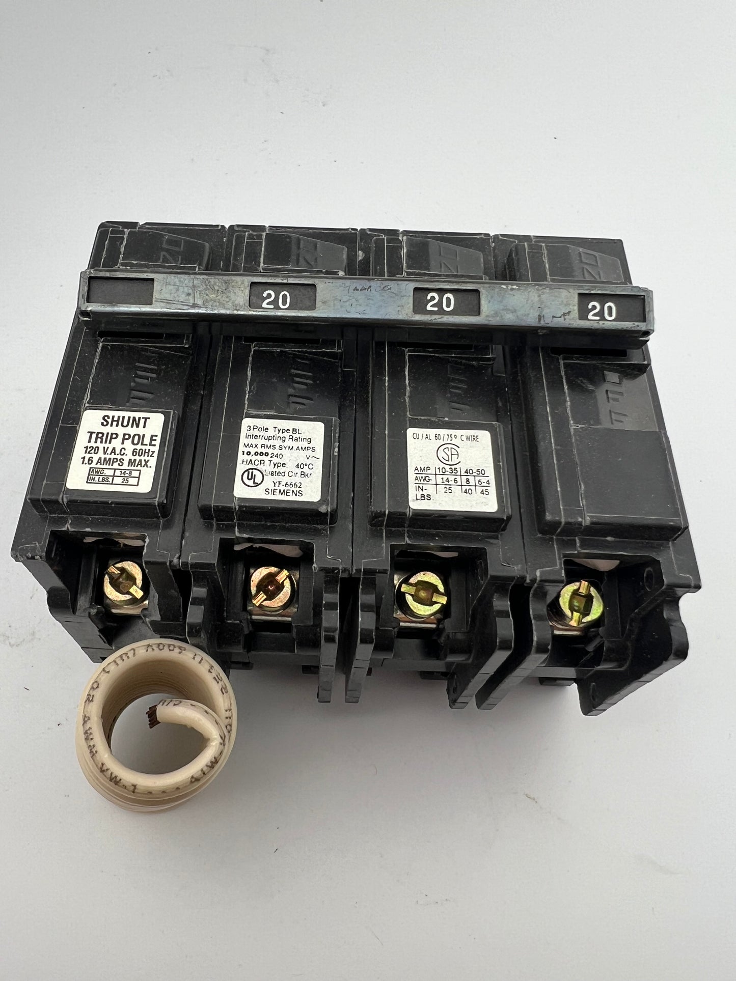 Siemens B32000S01 20A 3 Pole Shunt Trip Circuit Breaker 240V Type BL – NEW