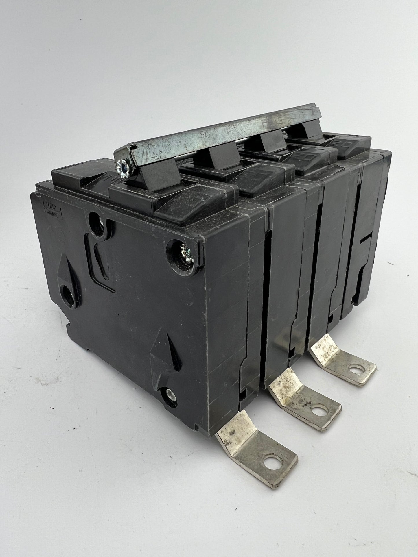 Siemens B32000S01 20A 3 Pole Shunt Trip Circuit Breaker 240V Type BL – NEW